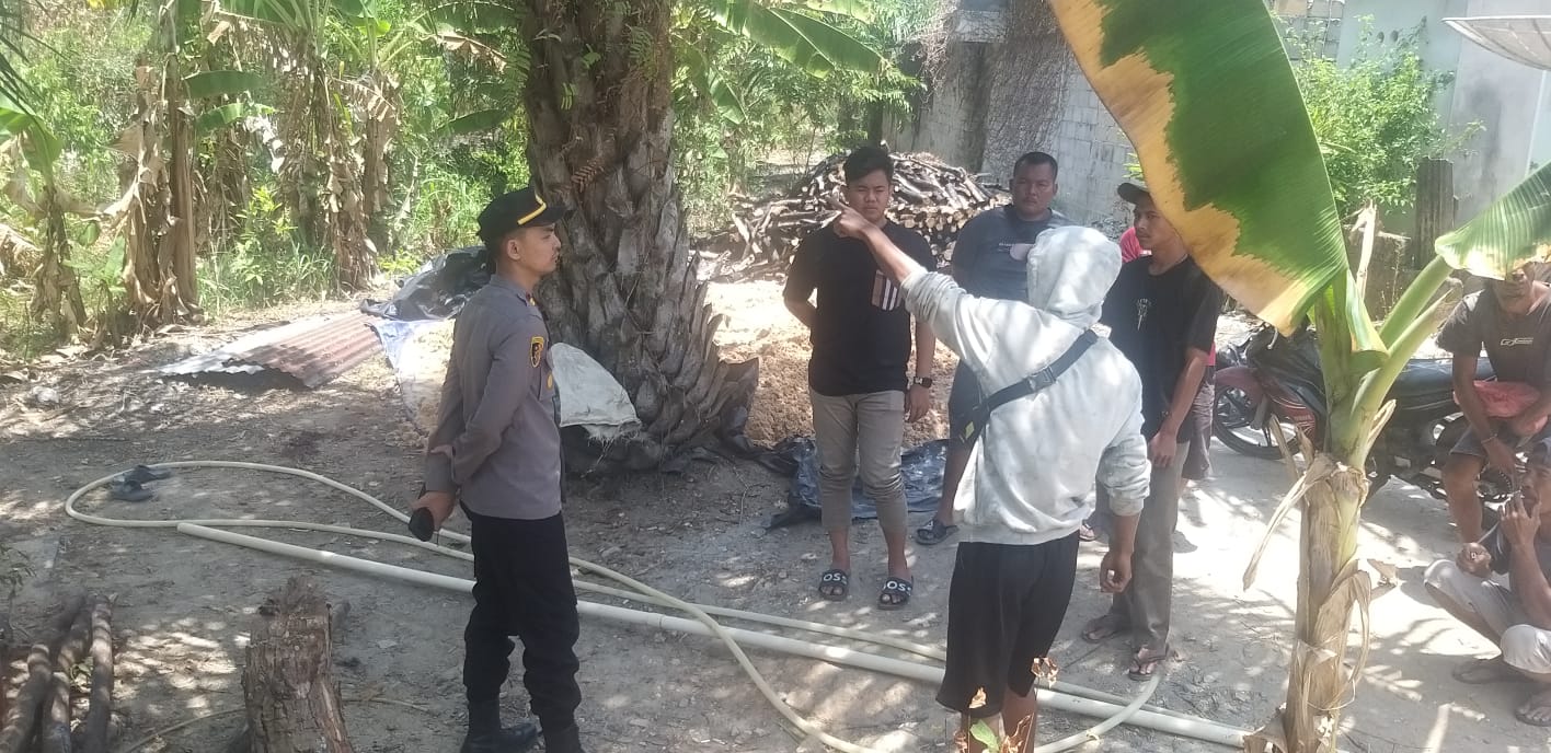  Ditikam, Darah Berceceran. Asmara Desa Airuai Terkapar dan Tewas