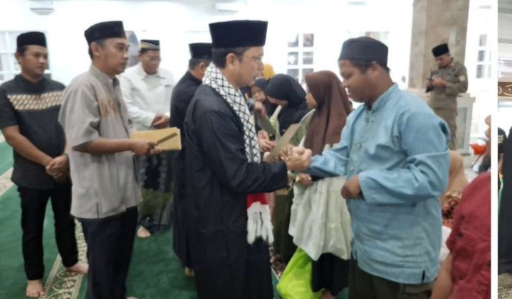 Sajadah Fajar di Desa Penyak, Pemkab Bangka Tengah Salurkan Bansos kepada Masyarakat