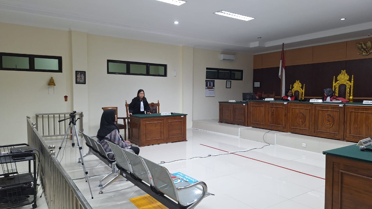 Karena Ini, Sidang Tuntutan Kasus Keterangan Palsu Sugesti di PN Sungailiat Ditunda