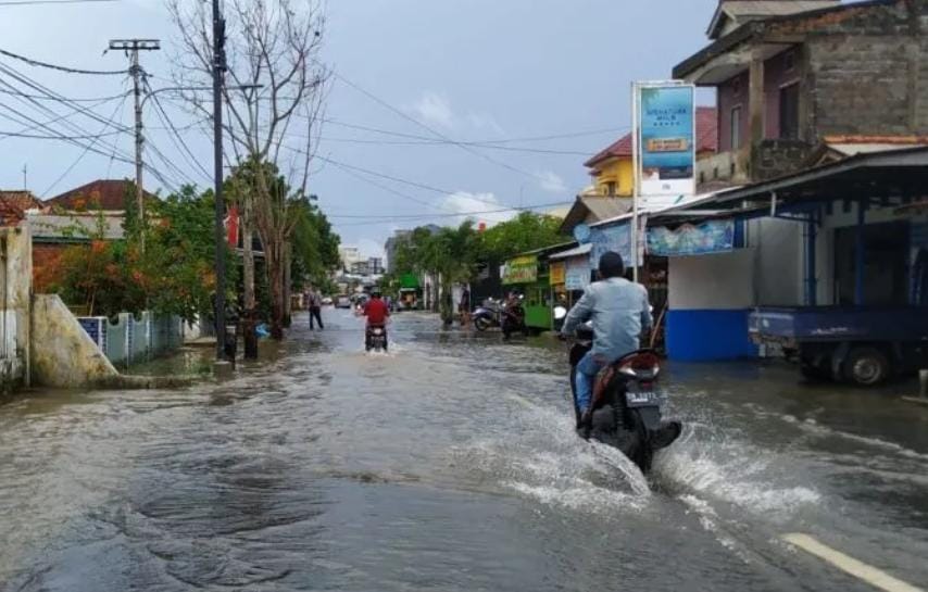 Waspadai Banjir Jelang Natal dan Tahun Baru