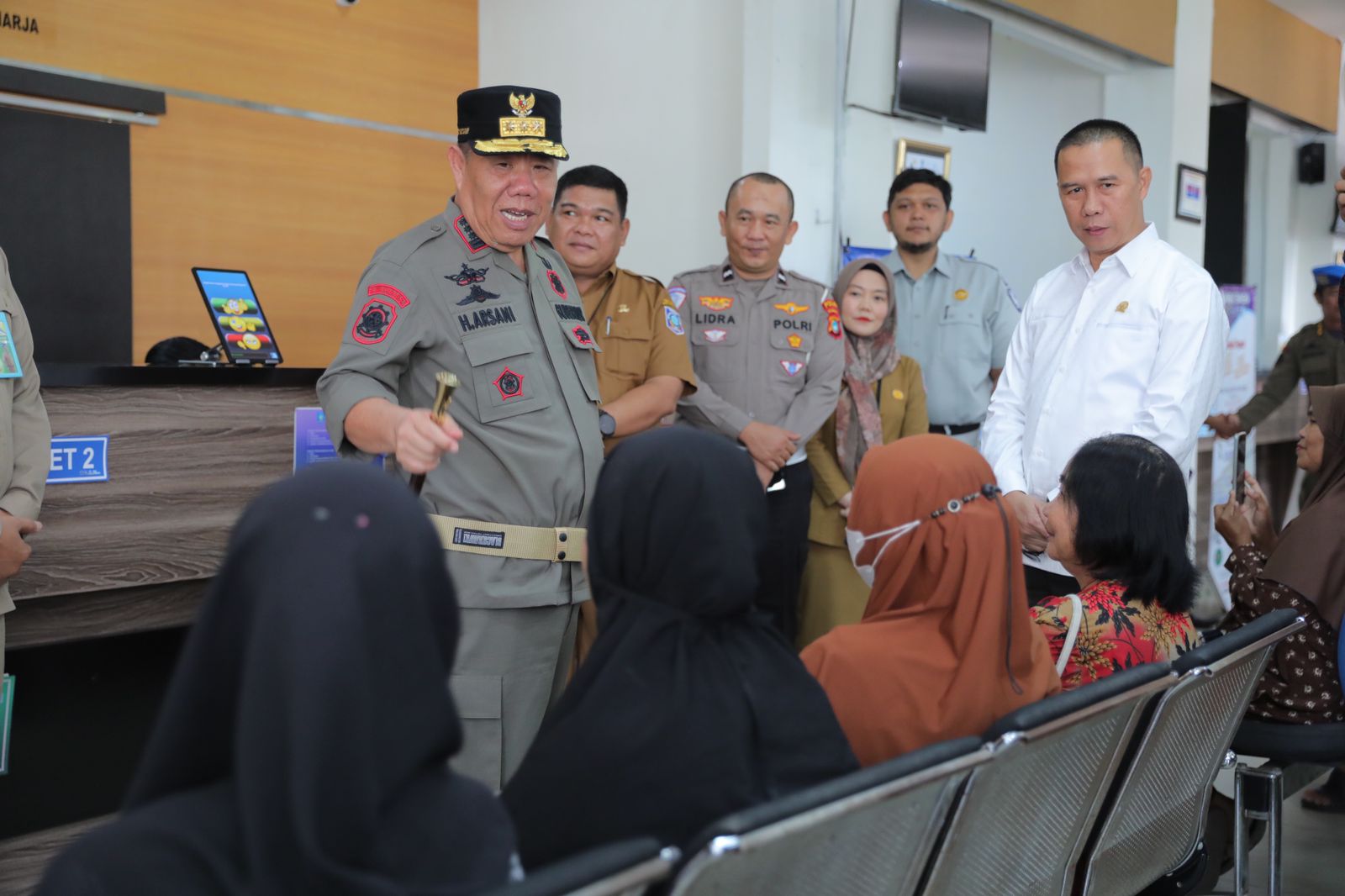 Gubernur Hidayat: Manfaatkan Pemutihan Pajak, Uang Rakyat untuk Rakyat