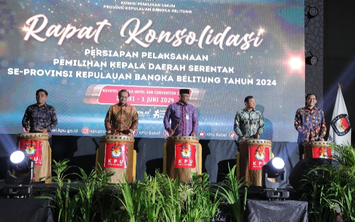 Safrizal ZA membuka Rapat Konsolidasi Persiapan Pelaksanaan Pilkada Serentak se-Babel Tahun 2024