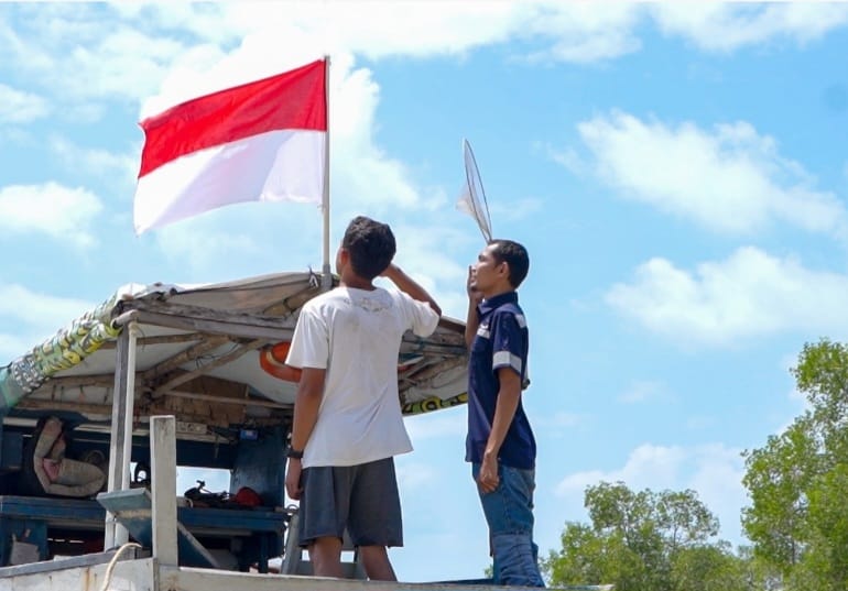 Sambut HUT ke-79 RI dan Rayakan HUT ke-48, PT Timah Bagikan 480 Lembar Bendera