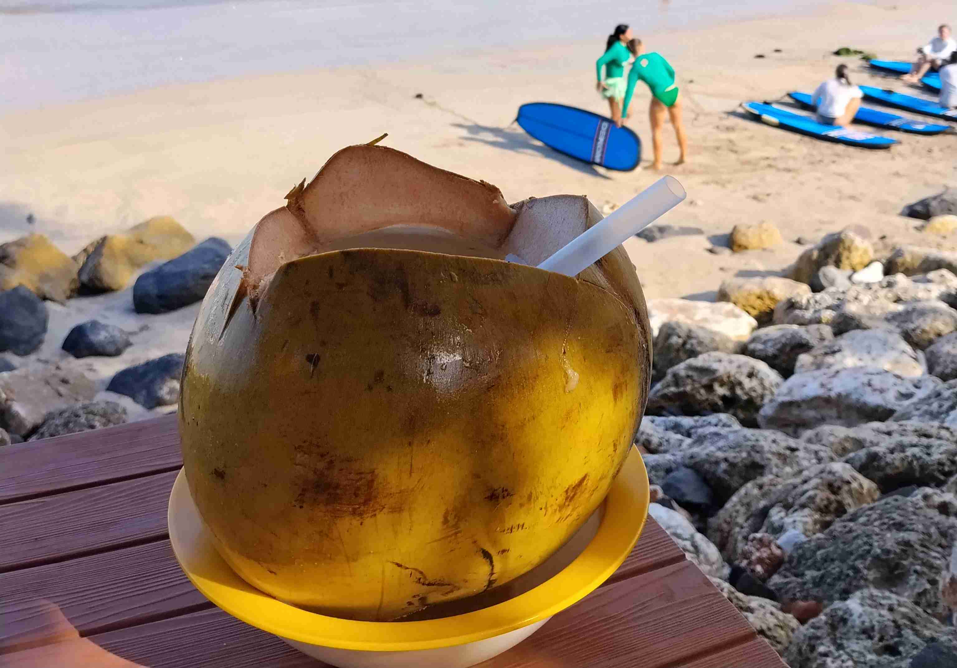Tak Hanya Pelepas Dahaga, Ini 6 Manfaat Mengonsumsi Air Kelapa Setiap Hari bagi Kesehatan