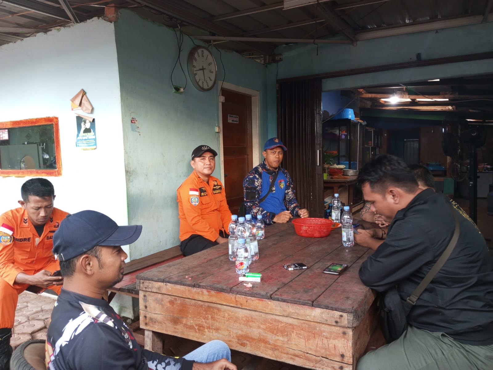 Selamatkan Kasur yang Jatuh di Laut, Anak Kapten Kapal Hilang 