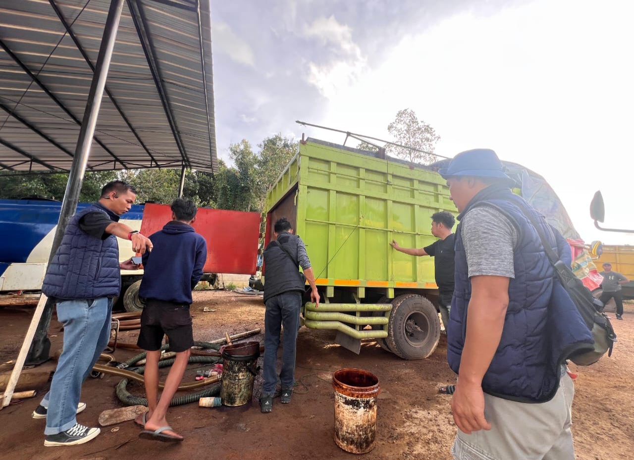 Gudang Penimbunan BBM di Belinyu Digerebek Polda, 42 Ribu Liter BBM Subsidi dan 5 Orang Diamankan