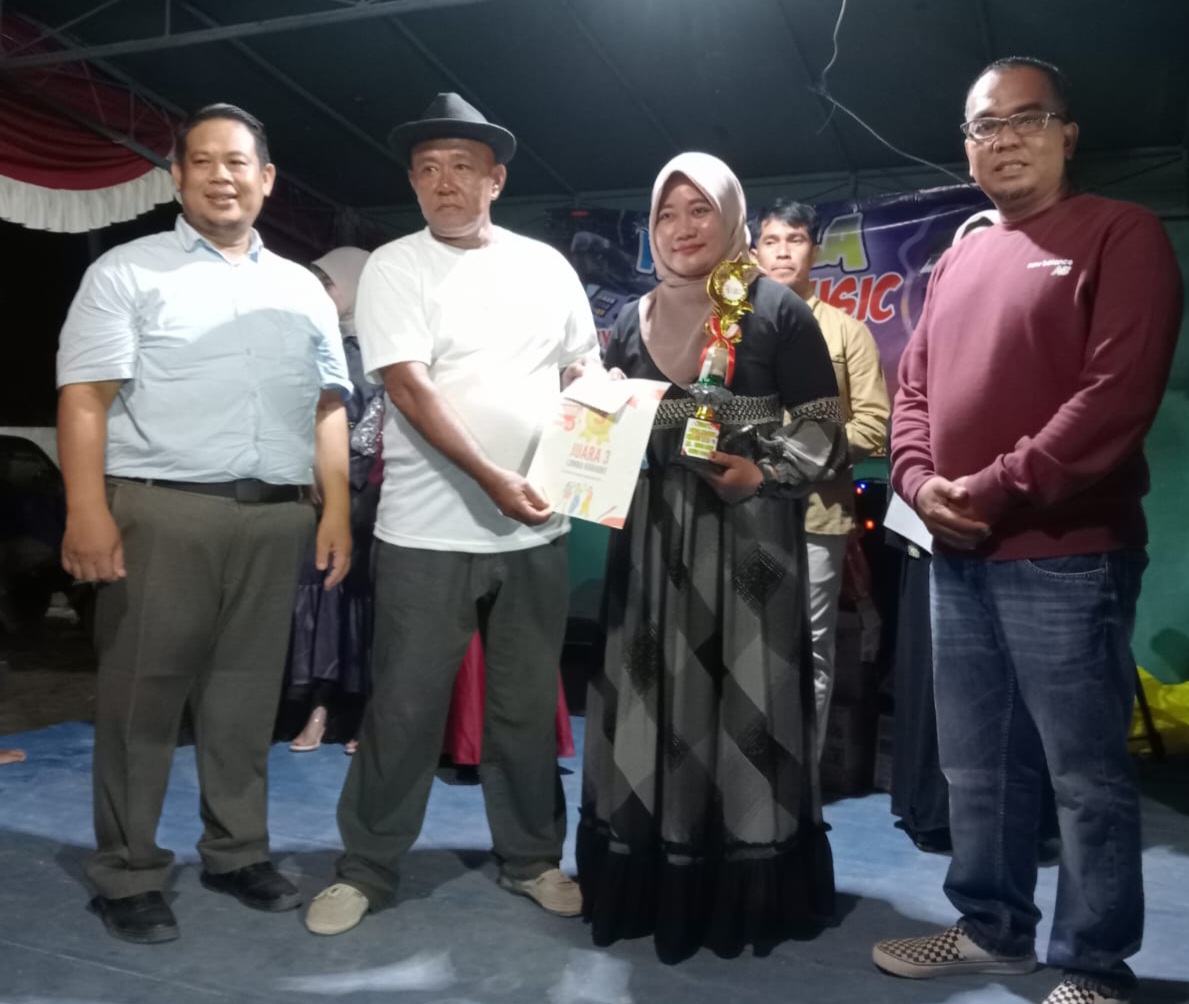 Warga Sinarbaru Meriahkan HUT RI dengan Lomba Karaoke 