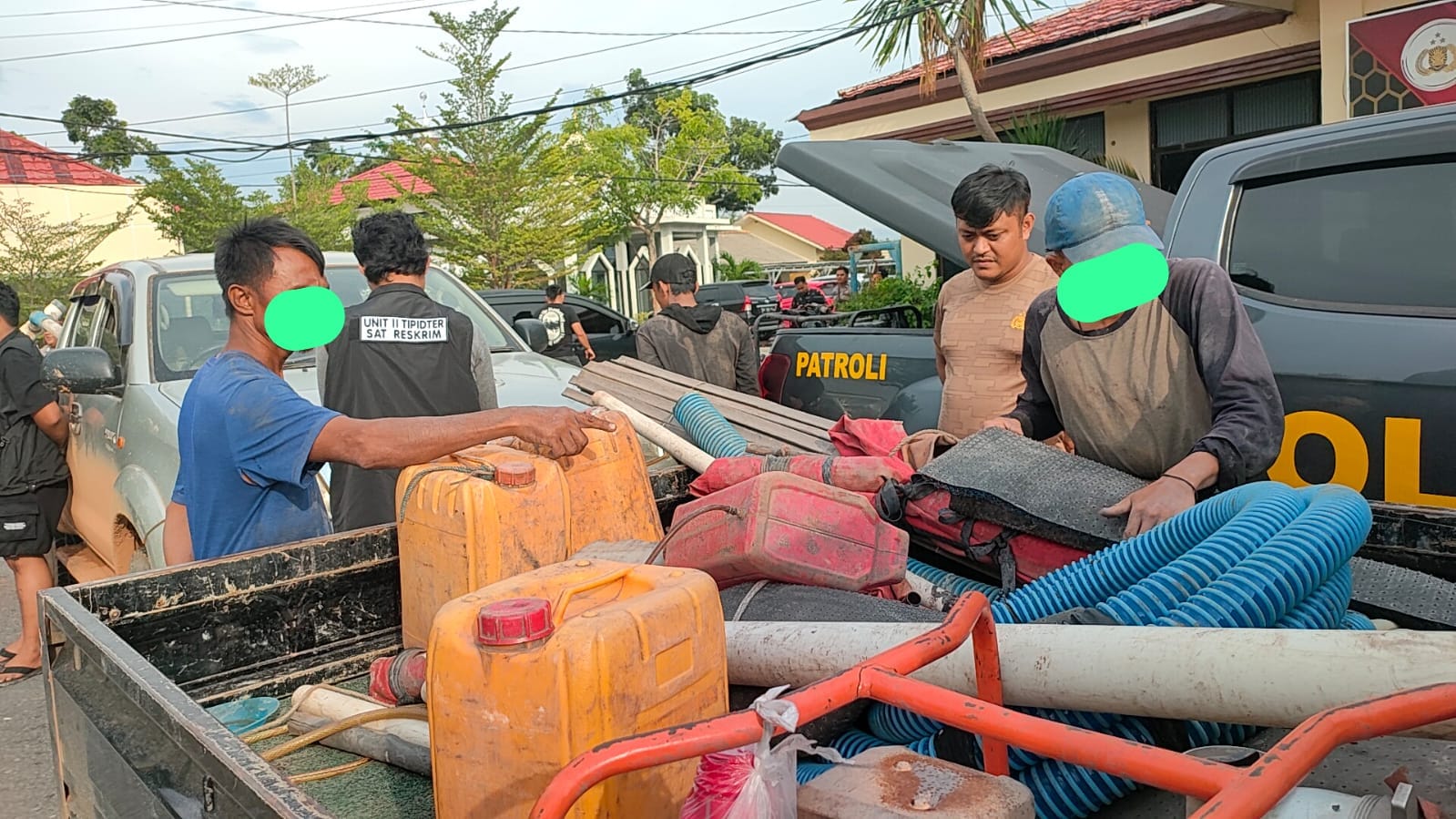 Rusak Kebun Sawit GSBL, Lima Penambang Timah Ditangkap Polres Bangka Barat