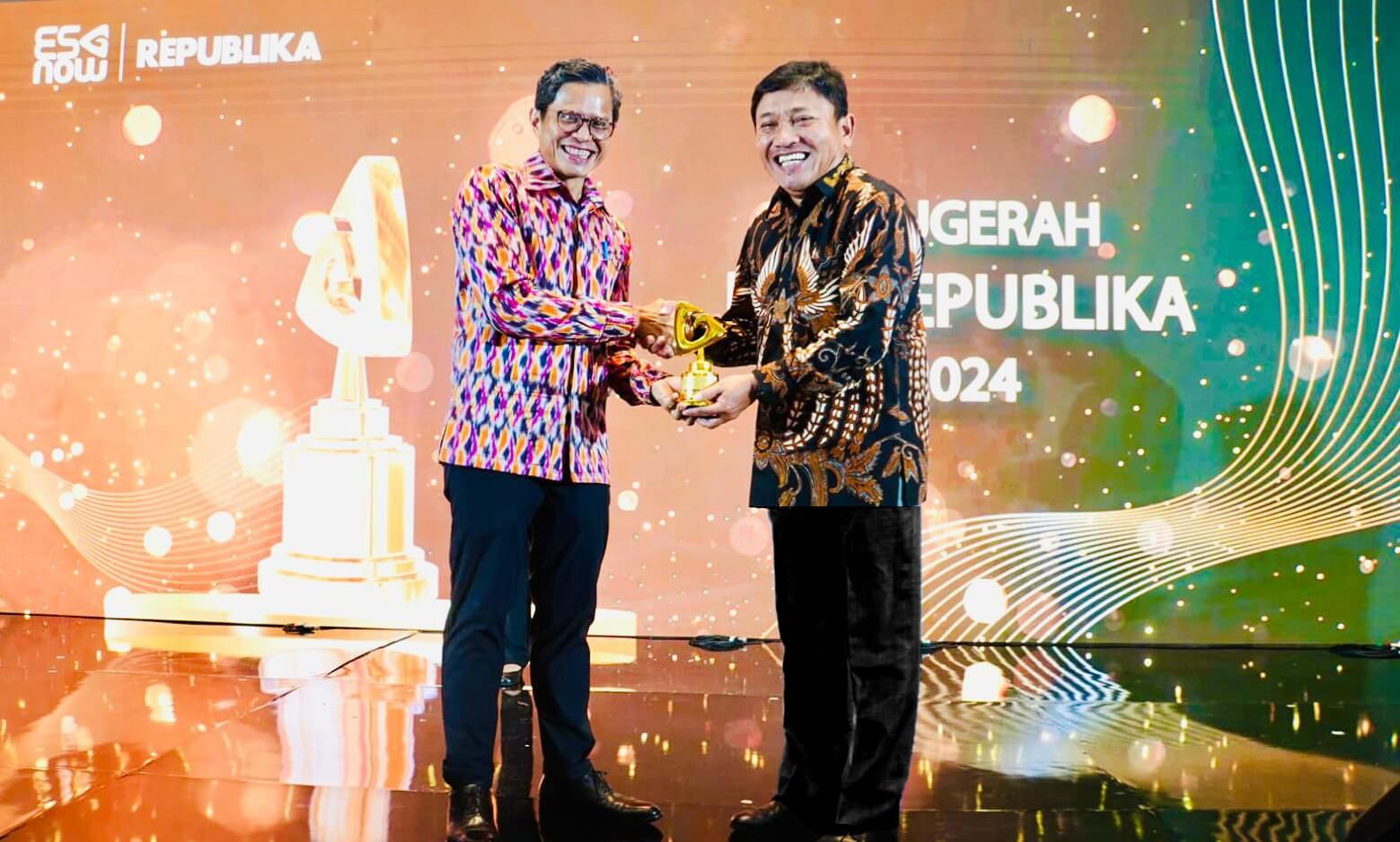 BSI Raih Best Practices in Regulation Compliance dalam Anugerah ESG Republika Award 2024