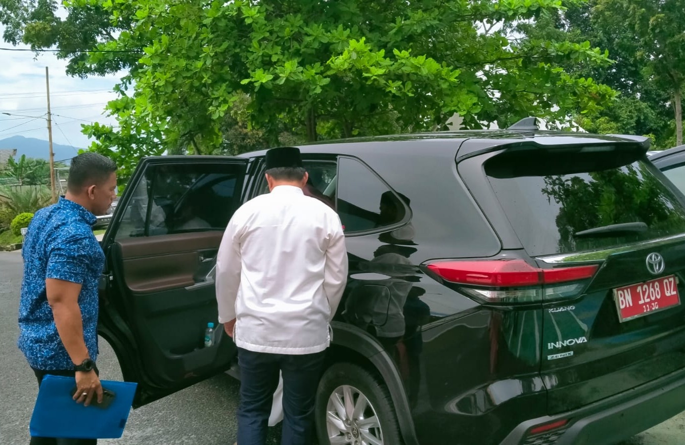 Penghematan Anggaran, Bupati Fery Kini Pakai Toyota Zenix