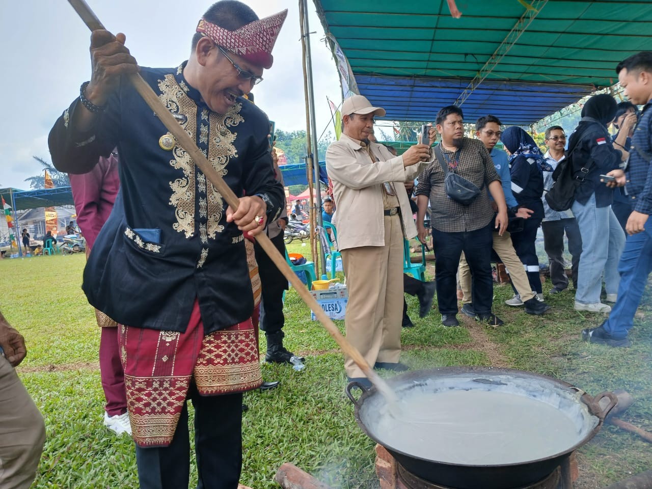 Langkah Nyata PT Timah Mendukung Pelestarian Tradisi Masyarakat Desa Penyampak 