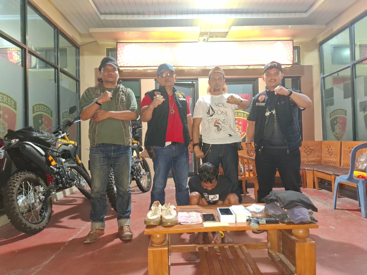 Tim Elang's Laut Polsek Lepar, Berhasil Tangkap Pria di Lepar yang Ambil Emas Emak Emak 