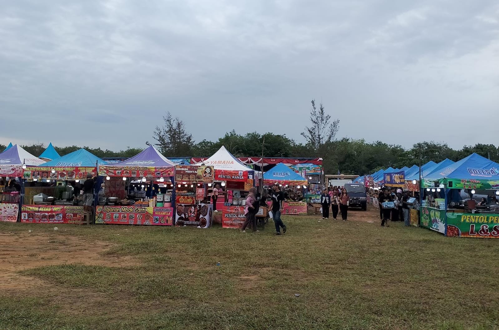 Kolaborasi Pemkab Basel dan Anak Muda, Ratusan Stand UMKM Meriahkan Kemilau Pesona Bangka Selatan 2025