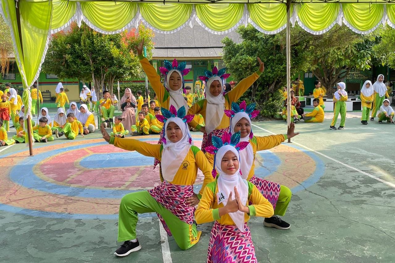 SD Muhammadiyah Meriahkan HUT Kota Mentok ke-291 dengan Lomba hingga Aksi Sosial