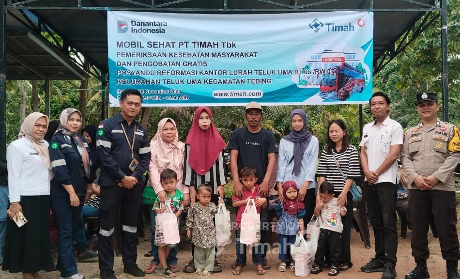 Dukung Penanganan Stunting, PT Timah Tbk Serahkan Puluhan Paket Makanan Tambahan untuk Warga Teluk Uma