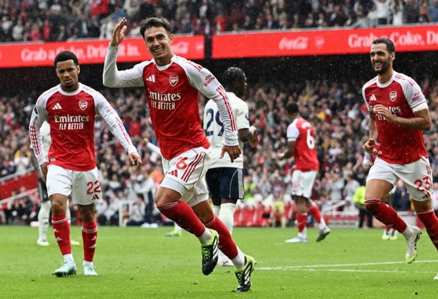 Cetak 2 Gol Sulit, Zubimendi Dipuji Arteta Luar Biasa