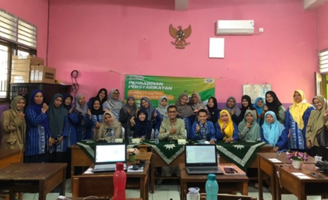 TPD PMTK dan PGSD Unmuh Babel Latih Guru SD dan SMP Muhammadiyah Sungailiat