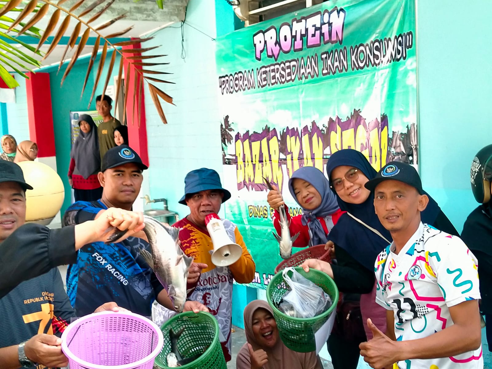 Bazar Ikan Dinas Perikanan Diserbu Emak-emak