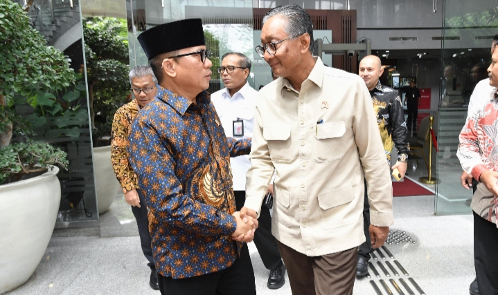 Bersama Menteri PU, Mendes Yandri Akan Tuntaskan Jalan Rusak di Desa-Desa Tertinggal