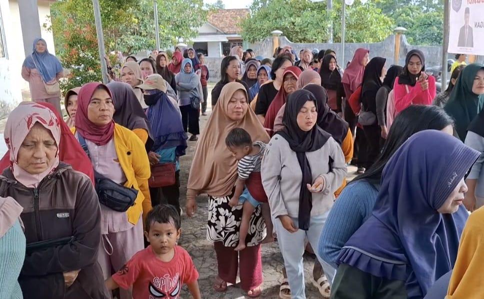 Jelang Idul Adha, 1.000 Paket Sembako Murah di Riding Panjang Diserbu Warga