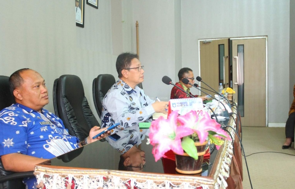 Sekda Bangka Barat Pimpin Rapat Pengendalian Pembangunan Januari 2026