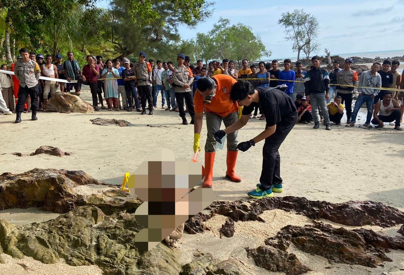 Ada Mayat Laki-Laki Tanpa Identitas Terdampar di Pantai Tanjung Udang 