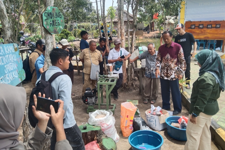 Tim PKM UBB Gelar Workshop di Pagarawan, Angkat Tema Pengembangan Usaha Pakan Ternak Organik