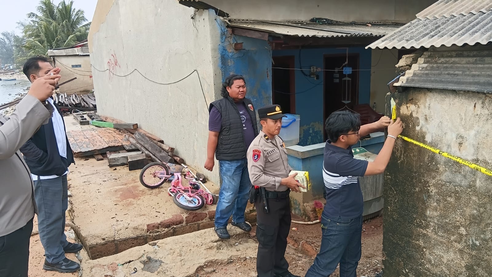 Korban Sedang Ngobrol dengan 2 Temannya, Pelaku Datang Lalu Menembak 