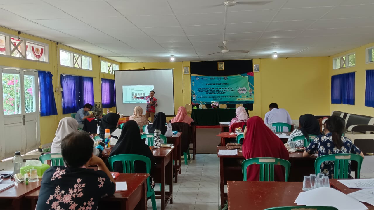 Di Bateng Ada 400 Anak Inklusi, SMPN 2 Lubuk Besar Gelar Bimtek 