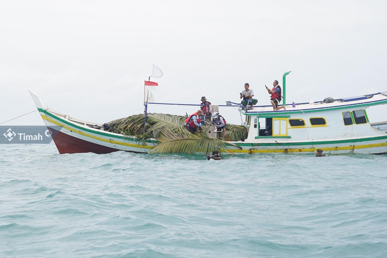 Kelompok Nelayan PT Timah dan Batu Kemiri Kerahkan Puluhan Alat Pengumpul Ikan di Bangka Tengah