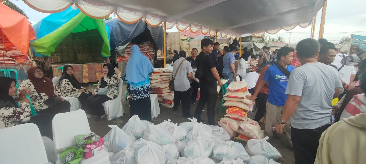 Pasar Murah Bersubsidi 50 Persen di Perlang Diserbu Warga