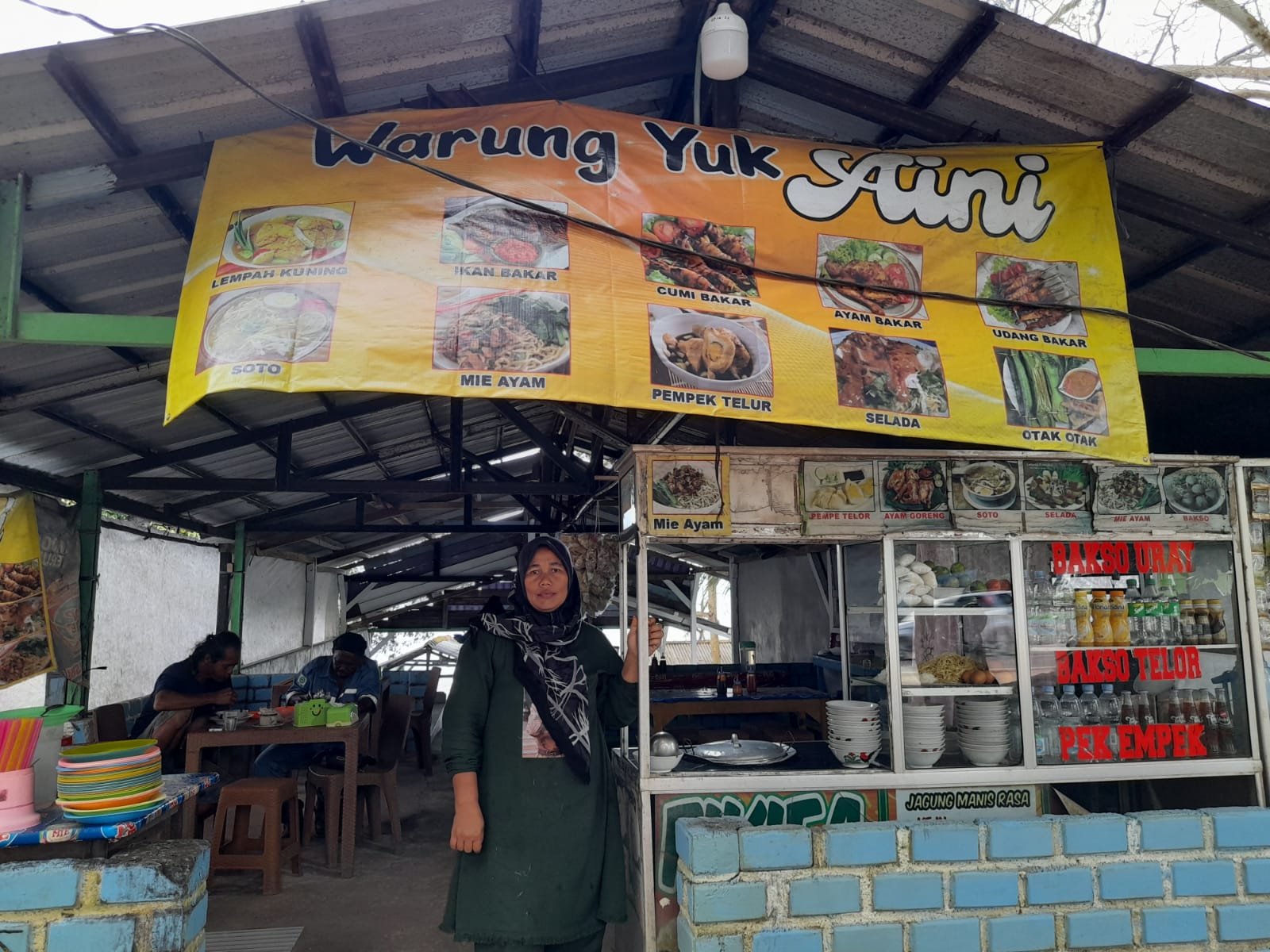 Main ke Koba, Makan di Warung Yuk Aini Saja! View Pantai, Rindang, Ikan Bakarnya Mantap