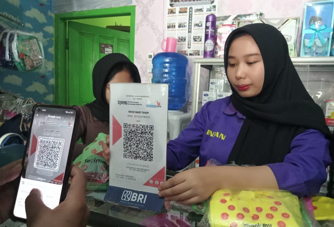 Belanja Praktis Pakai QRIS, NKHZ Baby Shop Tumbuh Bersama QR Code BRI