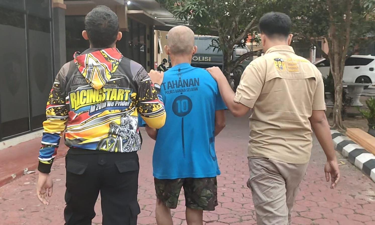 Pria di Toboali Ini Membanting Wanita ke tanah