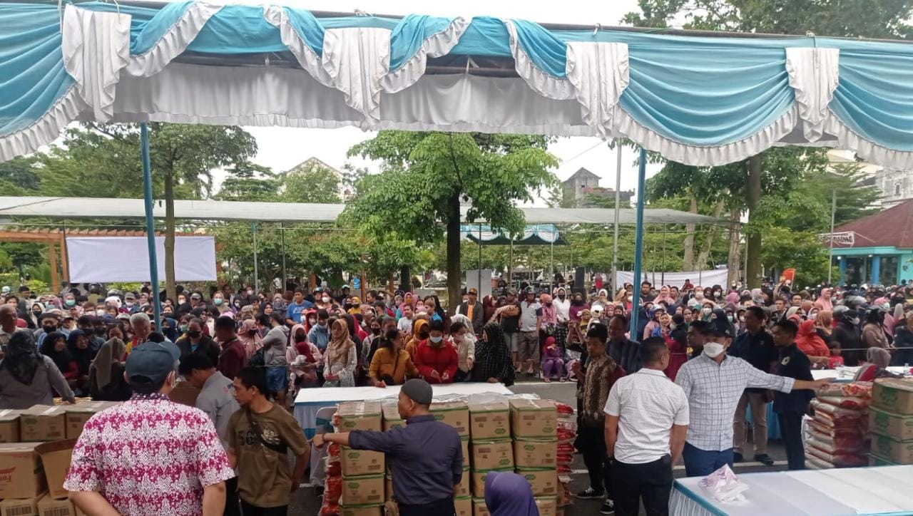 Pasar Murah Subisidi Disperindag Langsung Diserbu Warga