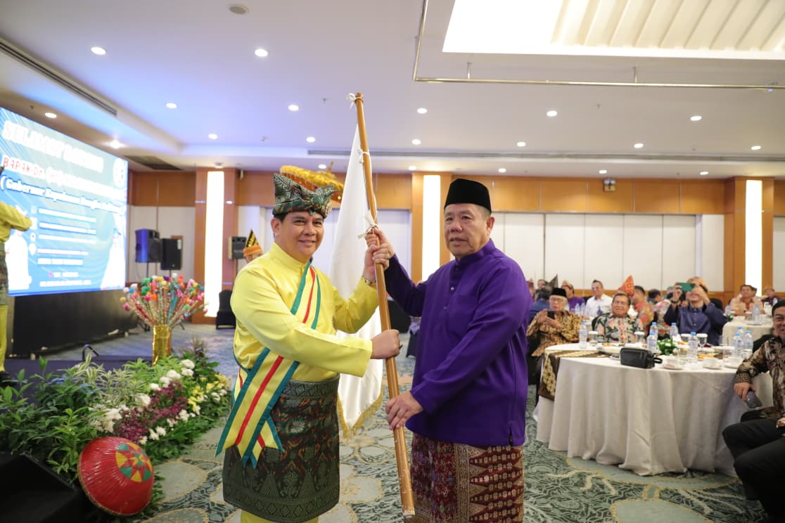 Kukuhkan Pengurus IKM Babel, Gubernur Hidayat: Tetap Tunjukkan Komitmen Tinggi Untuk Turut Membangun Babel
