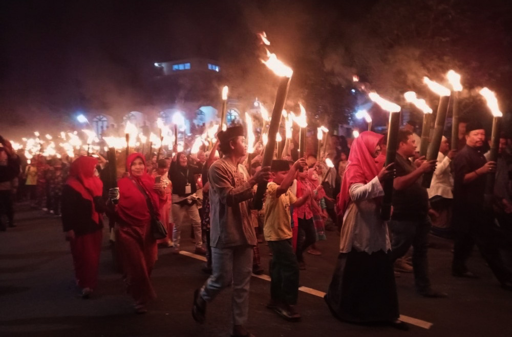 Gandeng Karang Taruna, PT Timah Tbk Dukung Irmada Lestarikan Pawai Obor Menyambut Ramadhan di Dusun Daya Baru