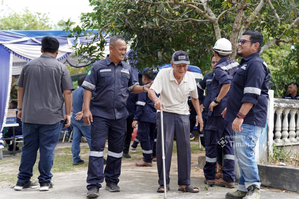 Konsisten Bantu Kesehatan Warga, PT Timah Tbk Serahkan Bantuan untuk Lansia di Bangka Barat 