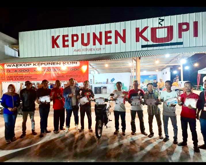 Pasangan Manto - Suptri Berhasil Dapatkan Motor di Gaple Riza - Debby Cup