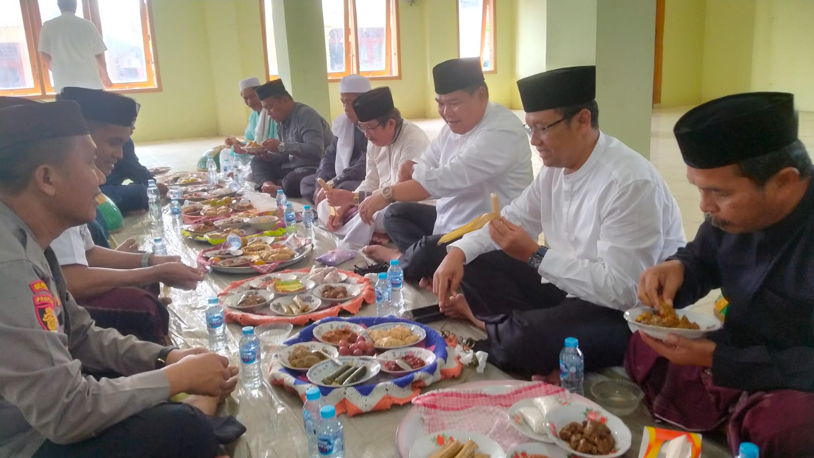 Tumpah Ruah Warga Lebaran Maulid di Kemuja, Ada PJ Gubernur Sugito dan PJ Bupati Haris 