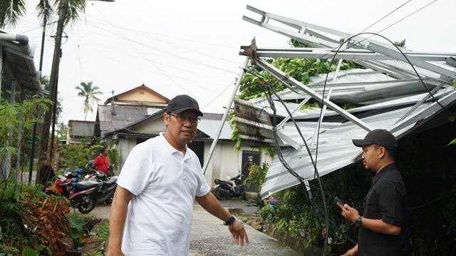 Cuaca Ekstrim, Pj Sugito Kunjungi Langsung Korban Puting Beliung