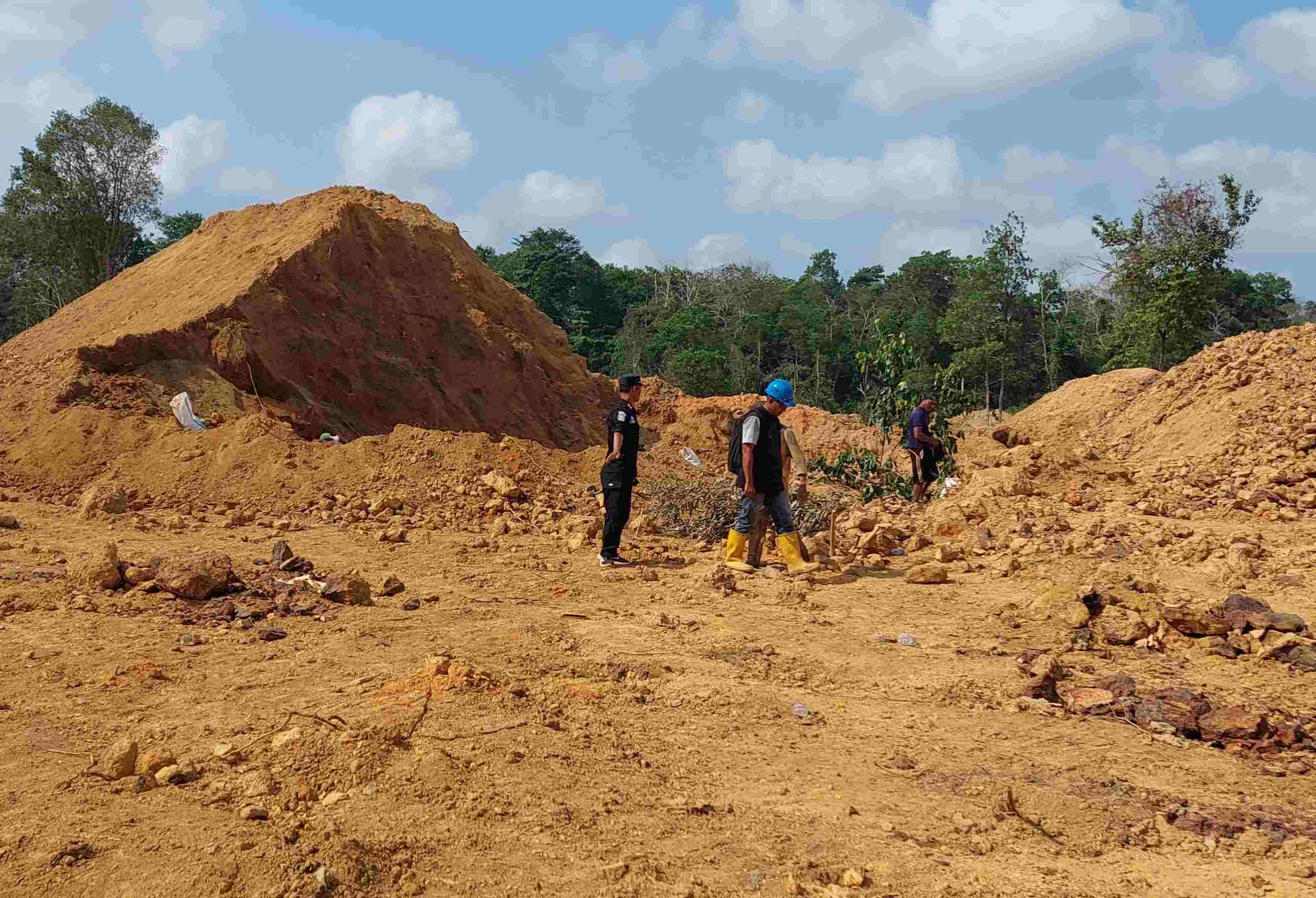 Diduga AS, RO dan Oknum DPRD Provinsi Pemilik Tambang di Perkantoran Pemkab Basel yang Disidak 