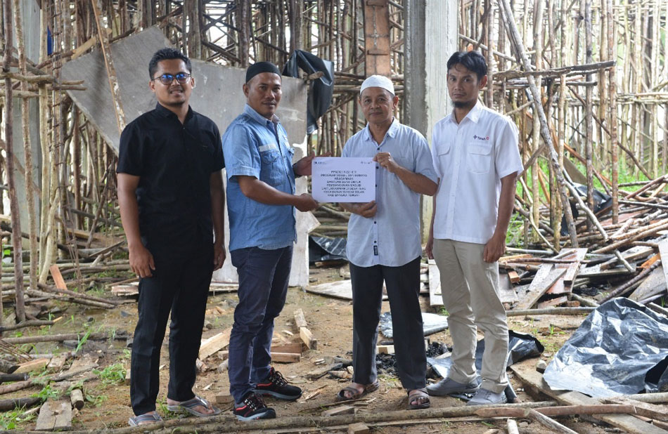 Masjid Baiturrahman Desa Teru Terima Bantuan dari PT Timah Tbk