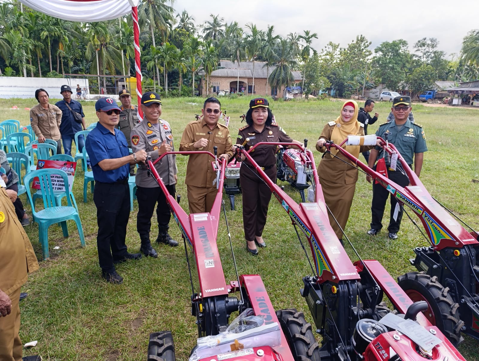 Pemkab Basel Salurkan Dana Puluhan Miliar Untuk Alsintan Pertanian 