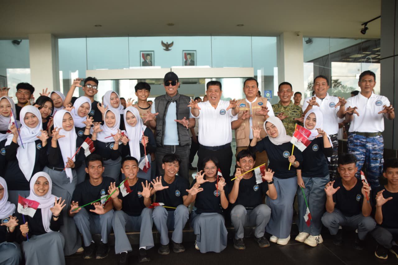 Penguatan Program P4GN : Gubernur Hidayat Arsani Antar Langsung Kepulangan Kepala BNN ke Jakarta