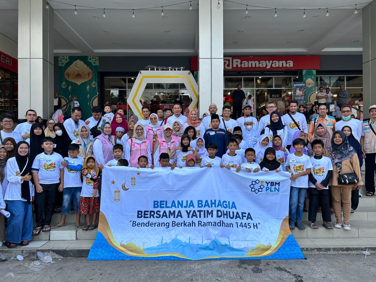 Kejar Berkah Ramadan, PLN Babel Hadirkan Senyum Kebahagiaan Anak Yatim Dhuafa Melalui Program Belanja Bahagia