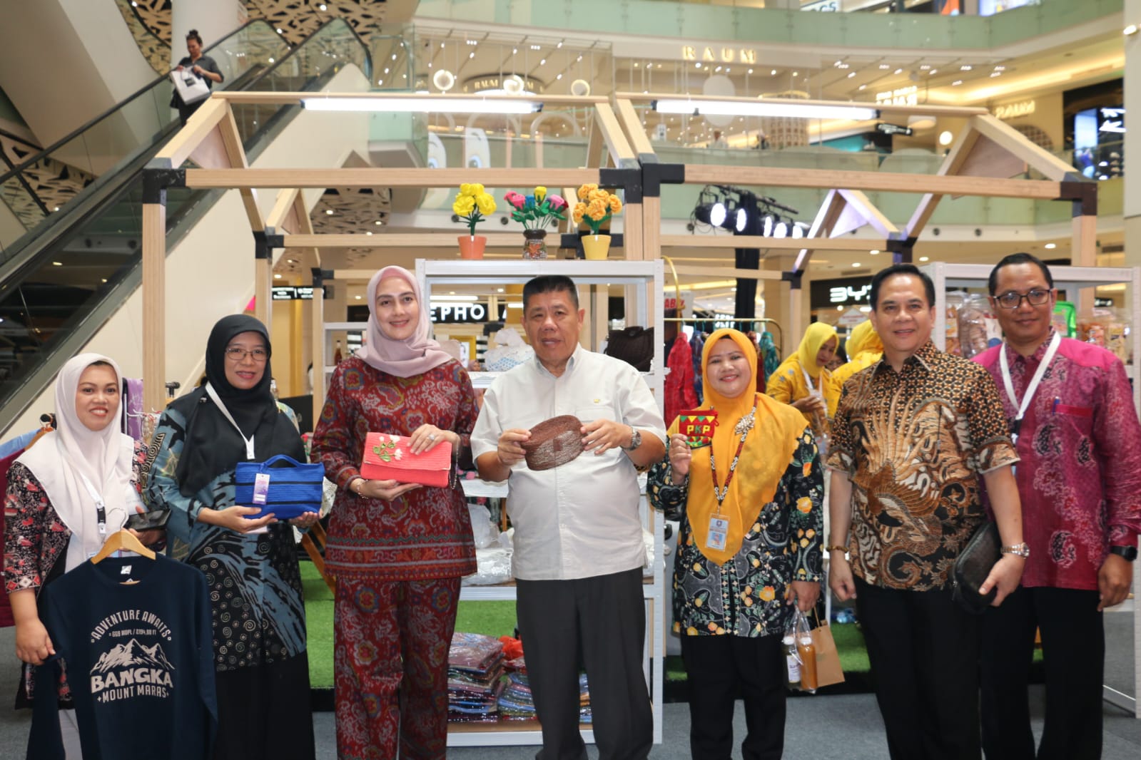 Gubernur Hidayat Arsani Kenalkan UMKM Babel Lewat “Babel Day 2025” di Jakarta