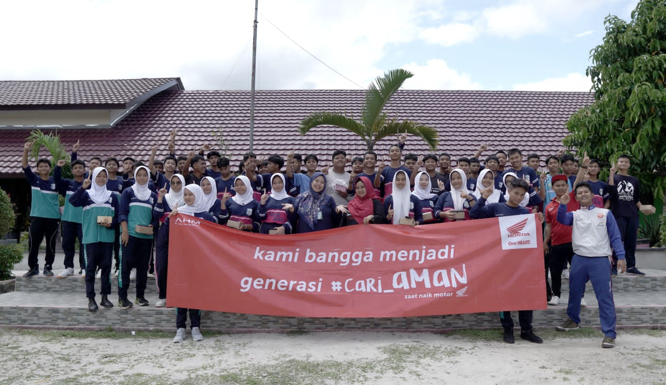 Honda Babel #Cari_Aman Berkendara, Prioritaskan Keselamatan Siswa SMA 2 Tanjungpandan