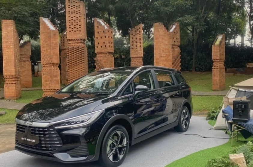 Resmi Masuk Indonesia, BYD M6 DM Dijual Mulai Rp298 Jutaan
