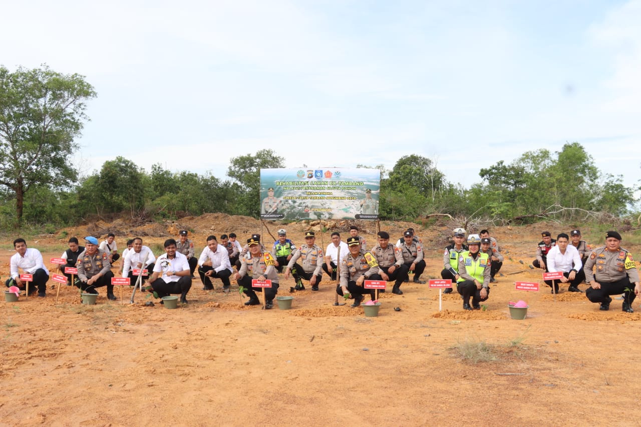 Polres Basel Tanam 4 Jenis Pohon di Lahan Eks Tambang 
